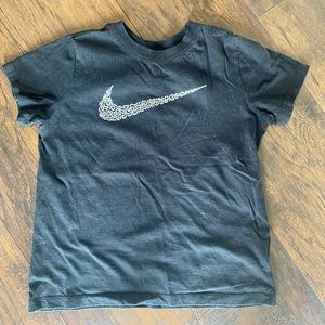 Girls Nike tee